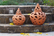 Kanok Garden Lanterns: 4 pcs/unit. Unit Price: $210.00/ $52.50 per piece